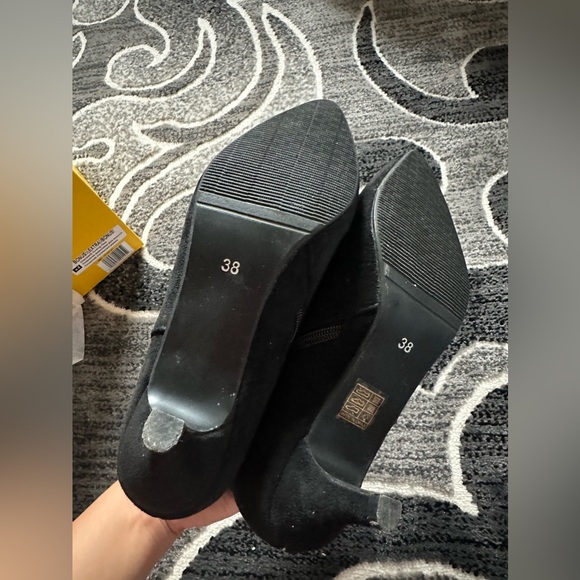 Boots - Picture 2 of 5